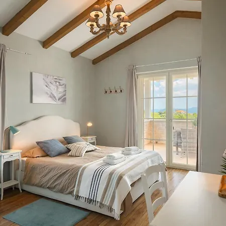 Monte Vizinada بيت للعطل *